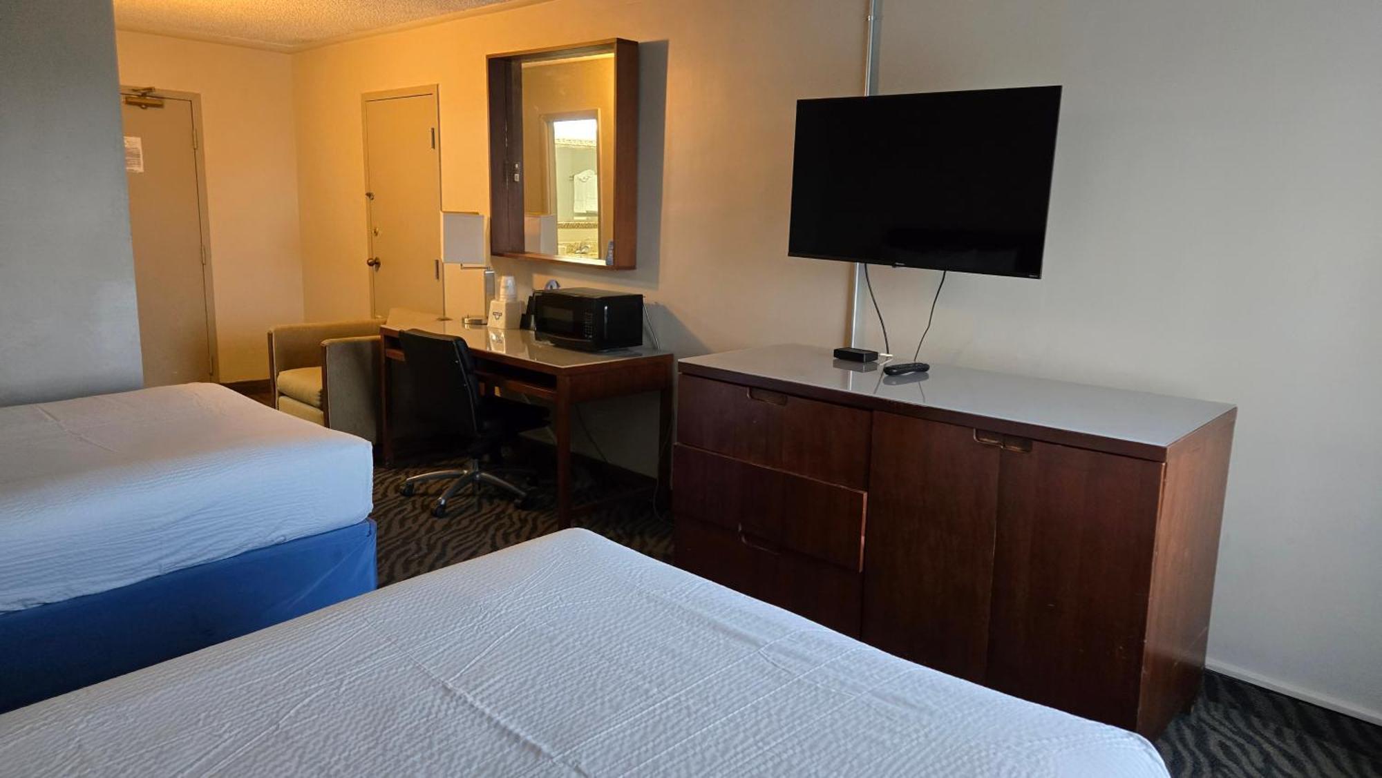 2 Double Beds Non-Smoking